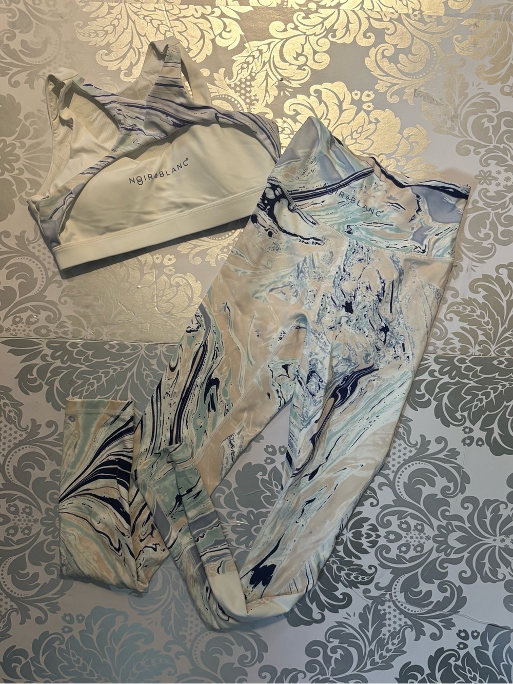 Noire Blanc Women's Marble-Print High-Waist Leggings in Cream & Blue